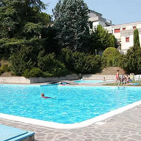Villaggio Boschetti Mgh 1 Apartamento *